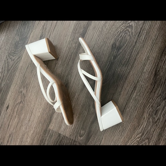 White heals - Picture 3 of 3